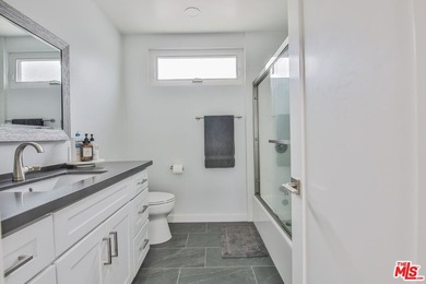 OPPORTUNITY KNOCKS!!! Turn-Key investment opportunity!!! A rare - photo 52