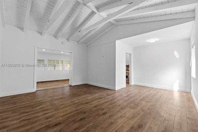 Experience the island lifestyle in this charming 3-bedroom - photo 3