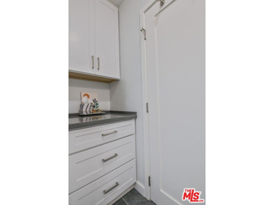 OPPORTUNITY KNOCKS!!! Turn-Key investment opportunity!!! A rare - photo 54