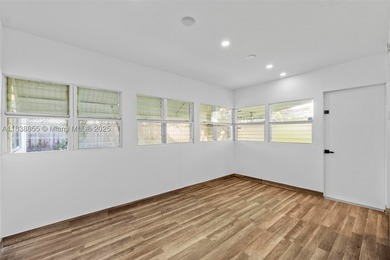 Experience the island lifestyle in this charming 3-bedroom - photo 8