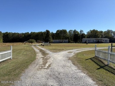 HERE'S A LOCATION YOU CAN SPREAD OUT AND ENJOY REAL COUNTRY