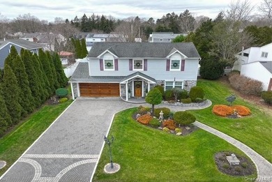 (private lake, pond, coastal) Home For Sale in Nesconset New York