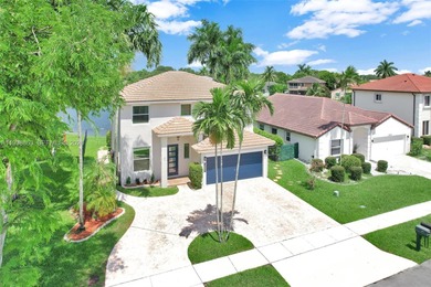 (private lake, pond, coastal) Home For Sale in Cooper City Florida