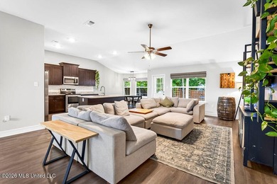 Welcome home to Emerald Lake Estates! This beautiful 4-bedroom - photo 11