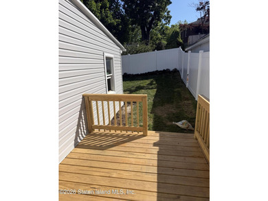 Renovated, modern open layout, great location in Silver lake - photo 11