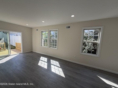 Renovated, modern open layout, great location in Silver lake - photo 15