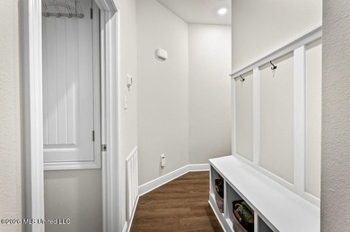 Welcome home to Emerald Lake Estates! This beautiful 4-bedroom - photo 19
