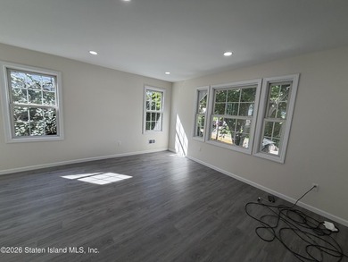Renovated, modern open layout, great location in Silver lake - photo 19