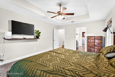 Welcome home to Emerald Lake Estates! This beautiful 4-bedroom - photo 21