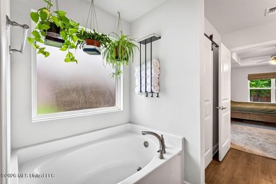 Welcome home to Emerald Lake Estates! This beautiful 4-bedroom - photo 24