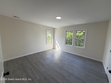 Renovated, modern open layout, great location in Silver lake - photo 27