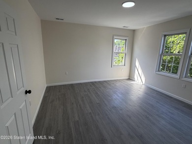 Renovated, modern open layout, great location in Silver lake - photo 30
