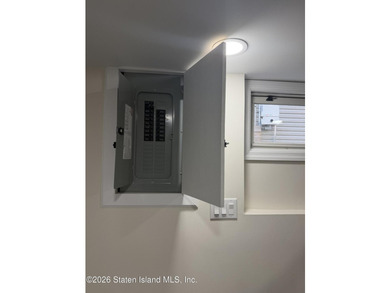 Renovated, modern open layout, great location in Silver lake - photo 32