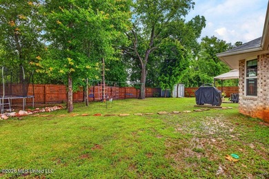 Welcome home to Emerald Lake Estates! This beautiful 4-bedroom - photo 34