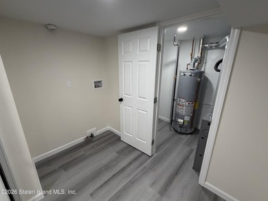 Renovated, modern open layout, great location in Silver lake - photo 35