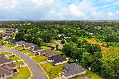 Welcome home to Emerald Lake Estates! This beautiful 4-bedroom - photo 39