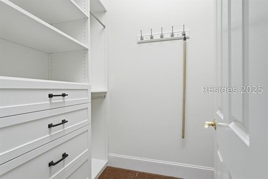 This Berkeley Hall home has been thoughtfully refreshed and is - photo 41