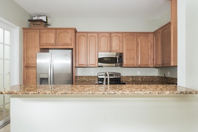 Welcome to this exceptional 3 bedroom, 3 bathroom townhouse in - photo 10