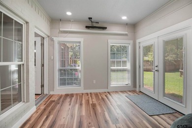 Nestled on a quiet cul-de-sac, this timeless, traditional home - photo 13