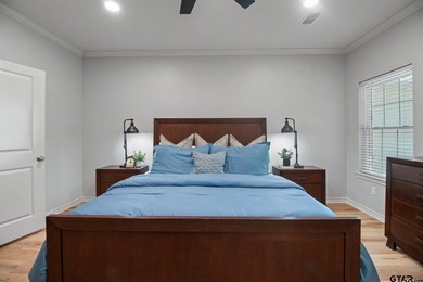 Nestled on a quiet cul-de-sac, this timeless, traditional home - photo 16