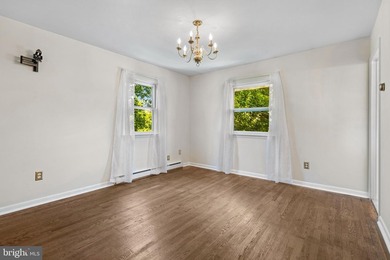 Room to spread out, seasonal river views, and a convenient - photo 20