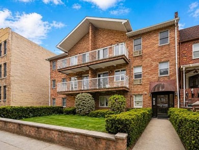 EXTRA-SPACIOUS(1336 SQFT) 2 BEDROOM/2 BATHROOM DUPLEX CONDO WITH - photo 2