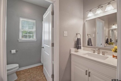 Nestled on a quiet cul-de-sac, this timeless, traditional home - photo 24