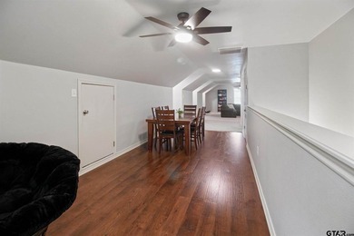 Nestled on a quiet cul-de-sac, this timeless, traditional home - photo 28