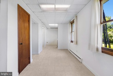 Room to spread out, seasonal river views, and a convenient - photo 31