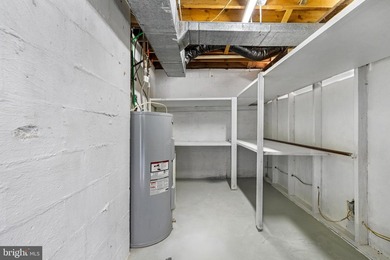 Room to spread out, seasonal river views, and a convenient - photo 33