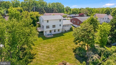 Room to spread out, seasonal river views, and a convenient - photo 38