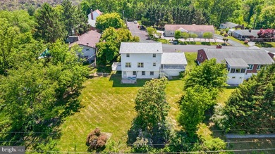 Room to spread out, seasonal river views, and a convenient - photo 39