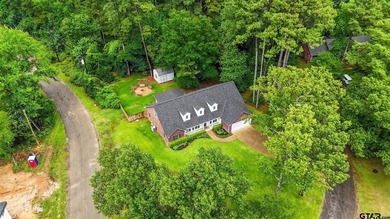 Nestled on a quiet cul-de-sac, this timeless, traditional home - photo 45