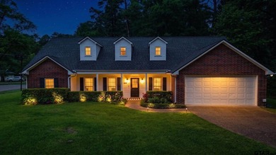 Nestled on a quiet cul-de-sac, this timeless, traditional home - photo 46
