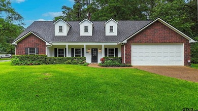 Nestled on a quiet cul-de-sac, this timeless, traditional home - photo 47