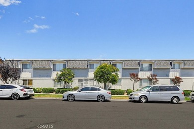 Don't miss this nice 1 bedroom, 1 bath 1st floor condo with a - photo 2