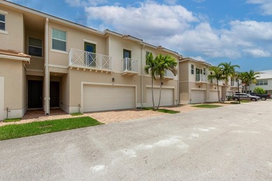 Welcome to this well maintained 3-bedroom, 2.5-bath townhome - photo 2