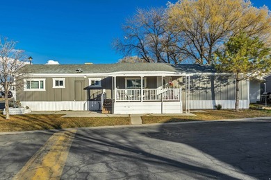 Welcome home to this beautifully maintained, move-in ready - photo 1