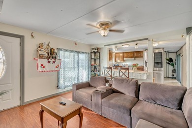 Welcome home to this beautifully maintained, move-in ready - photo 4