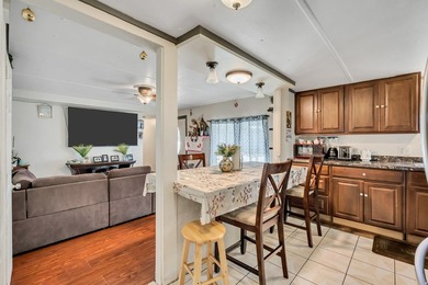 Welcome home to this beautifully maintained, move-in ready - photo 5