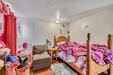 Welcome home to this beautifully maintained, move-in ready - photo 10
