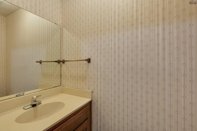 Corner-lot home with a great floor plan and endless potential! - photo 11