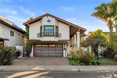 EXQUISITE WATERFRONT RESIDENCE ON HIGHLY COVETED HUMBOLDT - photo 2