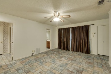 Corner-lot home with a great floor plan and endless potential! - photo 17