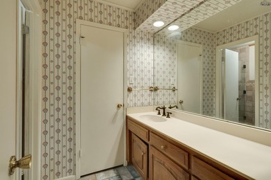 Corner-lot home with a great floor plan and endless potential! - photo 22