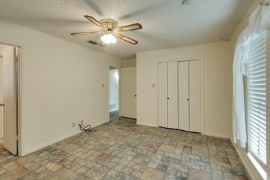 Corner-lot home with a great floor plan and endless potential! - photo 26