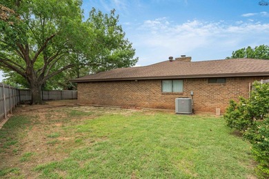 Corner-lot home with a great floor plan and endless potential! - photo 32
