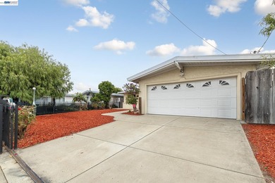 A beautifully maintained 4-bedroom, 2-bathroom home located in - photo 3