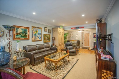 Welcome to the City by the Sea! Step into this beautifully - photo 13