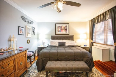 Welcome to the City by the Sea! Step into this beautifully - photo 16